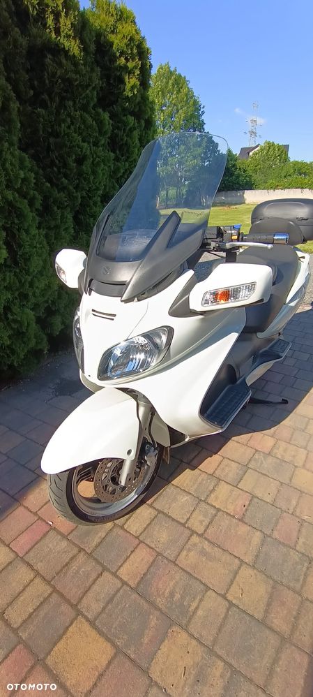 Suzuki Burgman - 4