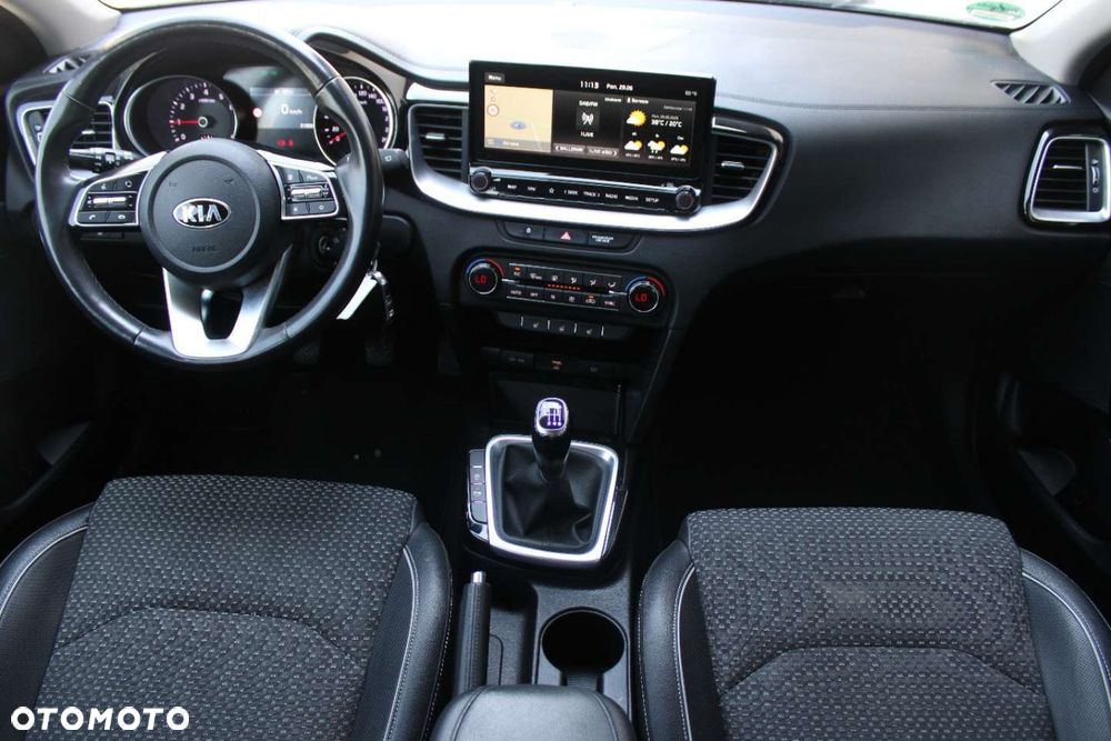 Kia XCeed - 26