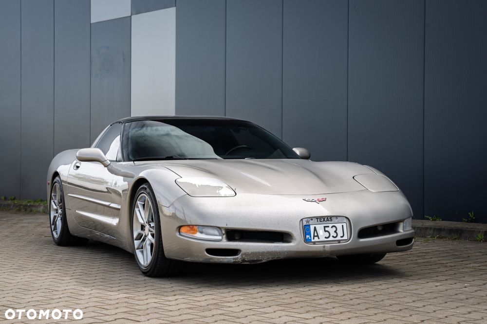 Chevrolet Corvette - 9