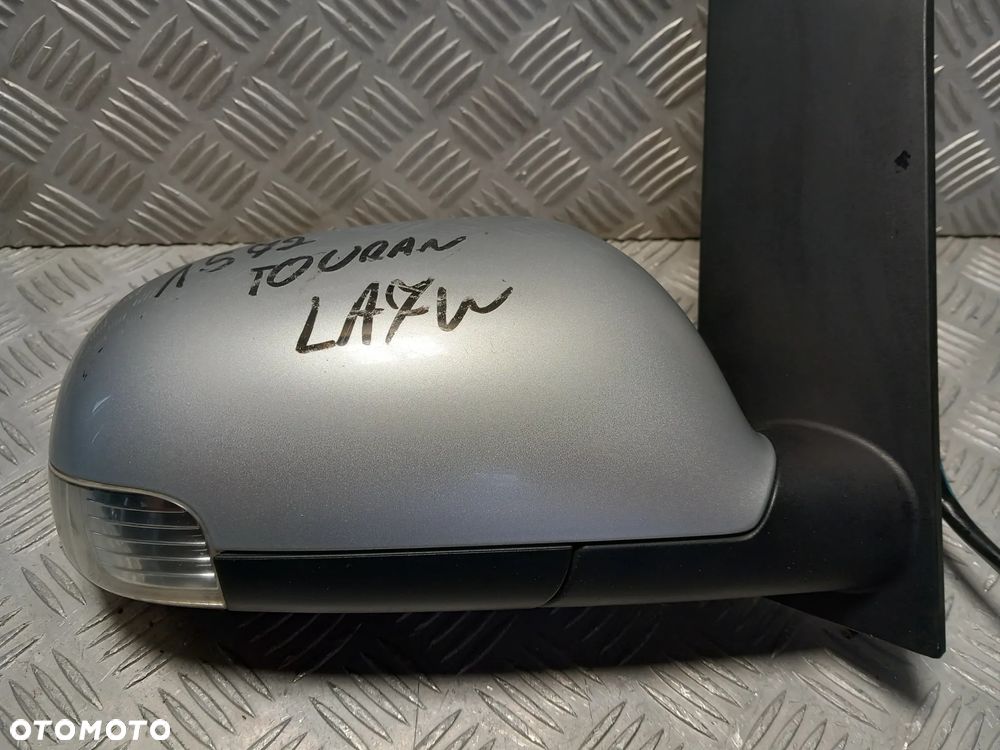 VW TOURAN LUSTERKO PRAWE PRZEDNIE PRAWY PRZÓD KOLOR: LA7W - 3