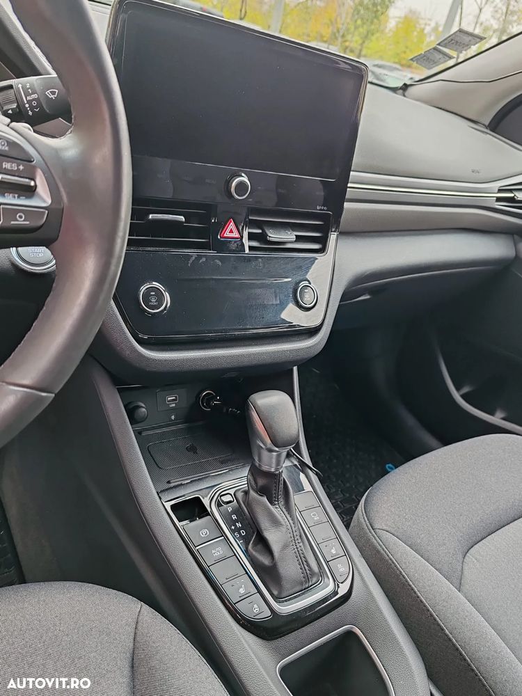 Hyundai IONIQ - 12