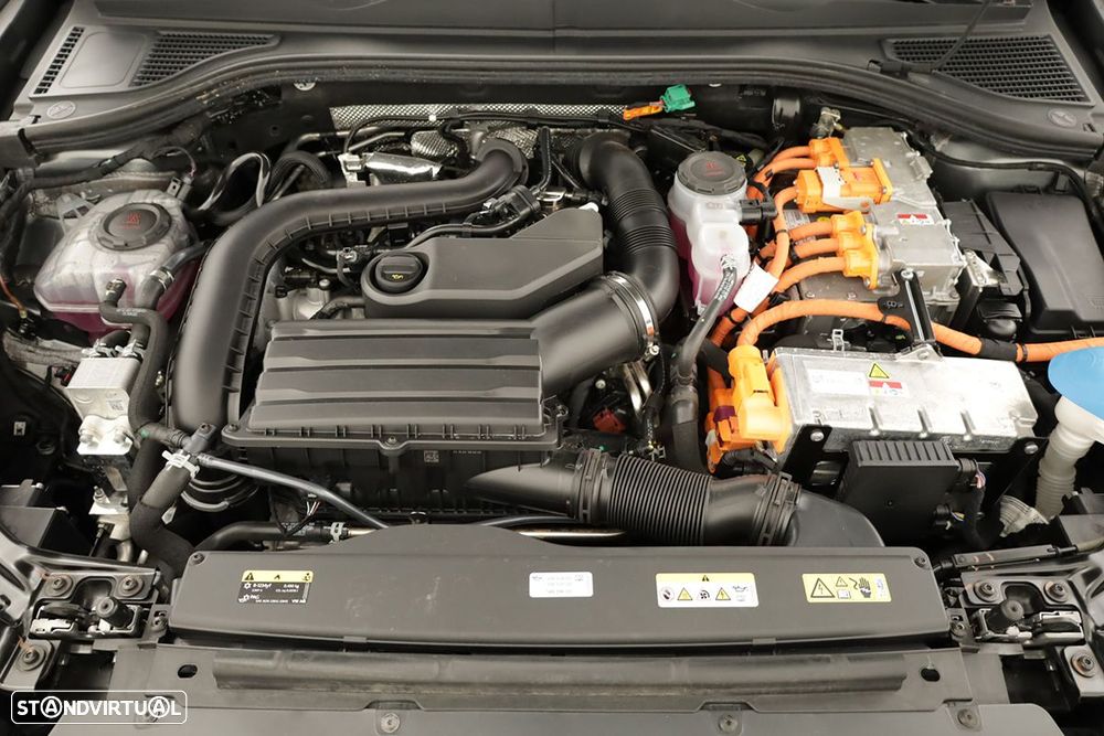 VW Passat Variant 1.5 TSI eHybrid DSG - 24