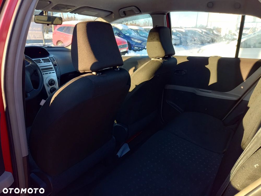 Toyota Yaris 1.3 Luna - 16