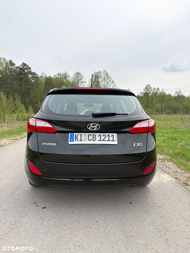 Hyundai i30 1.6 CRDi Fifa World Cup Edition - 5