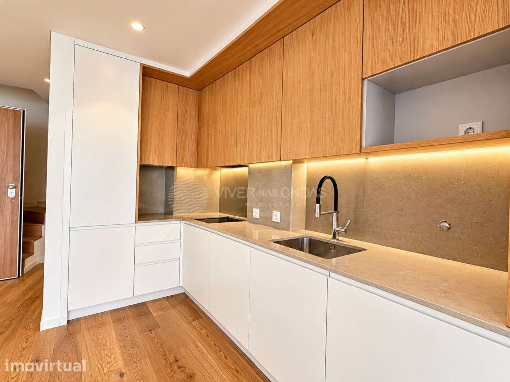 T2 DUPLEX | O SENTINELA - Dois Pisos, Duas Varandas e o Mar a Pouco... - Grande imagem: 5/49