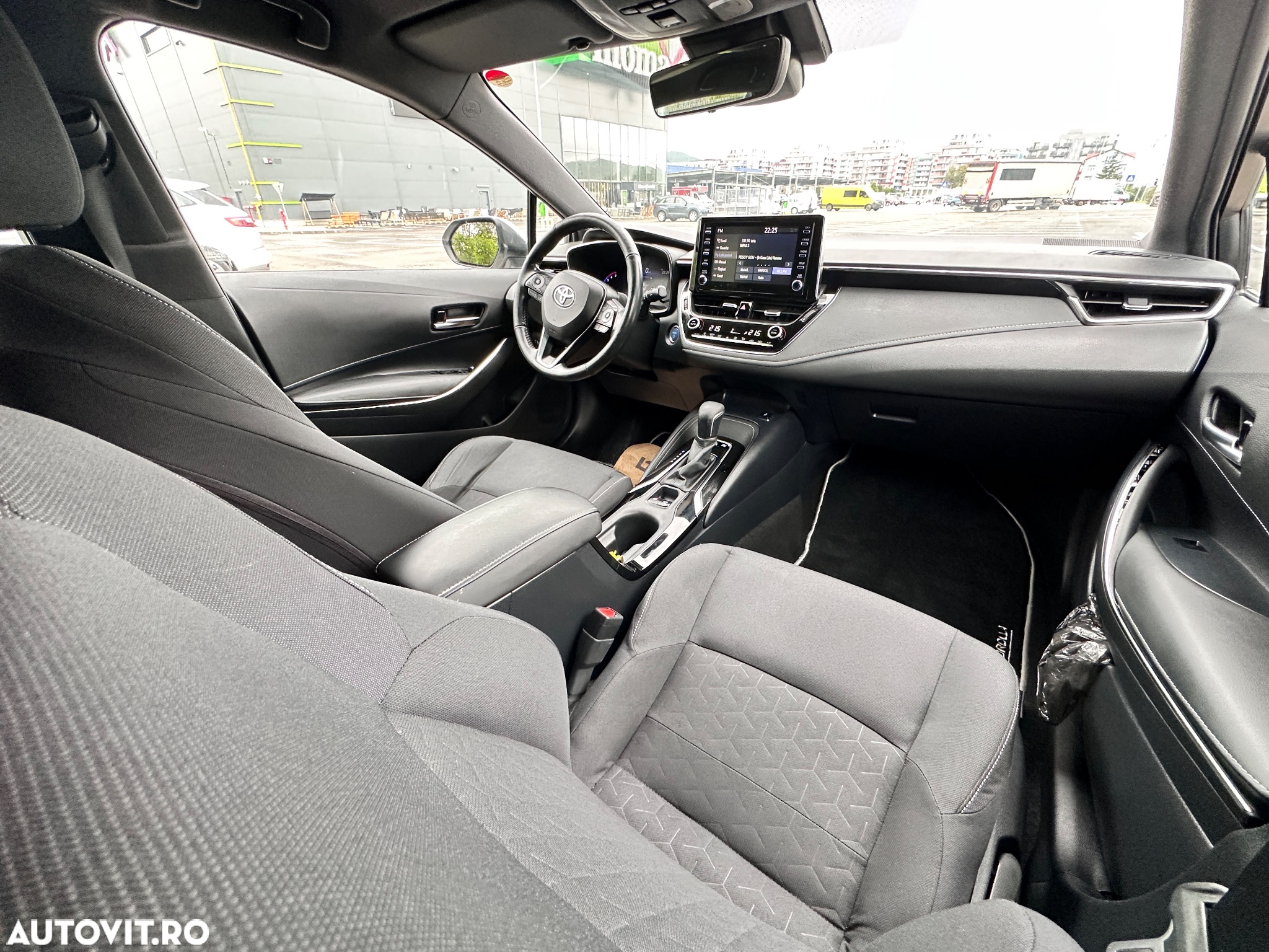 Toyota Corolla Sedan 1.8 HSD Dynamic - 35