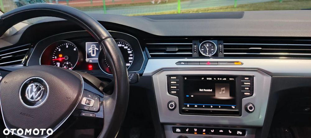 Volkswagen Passat - 27