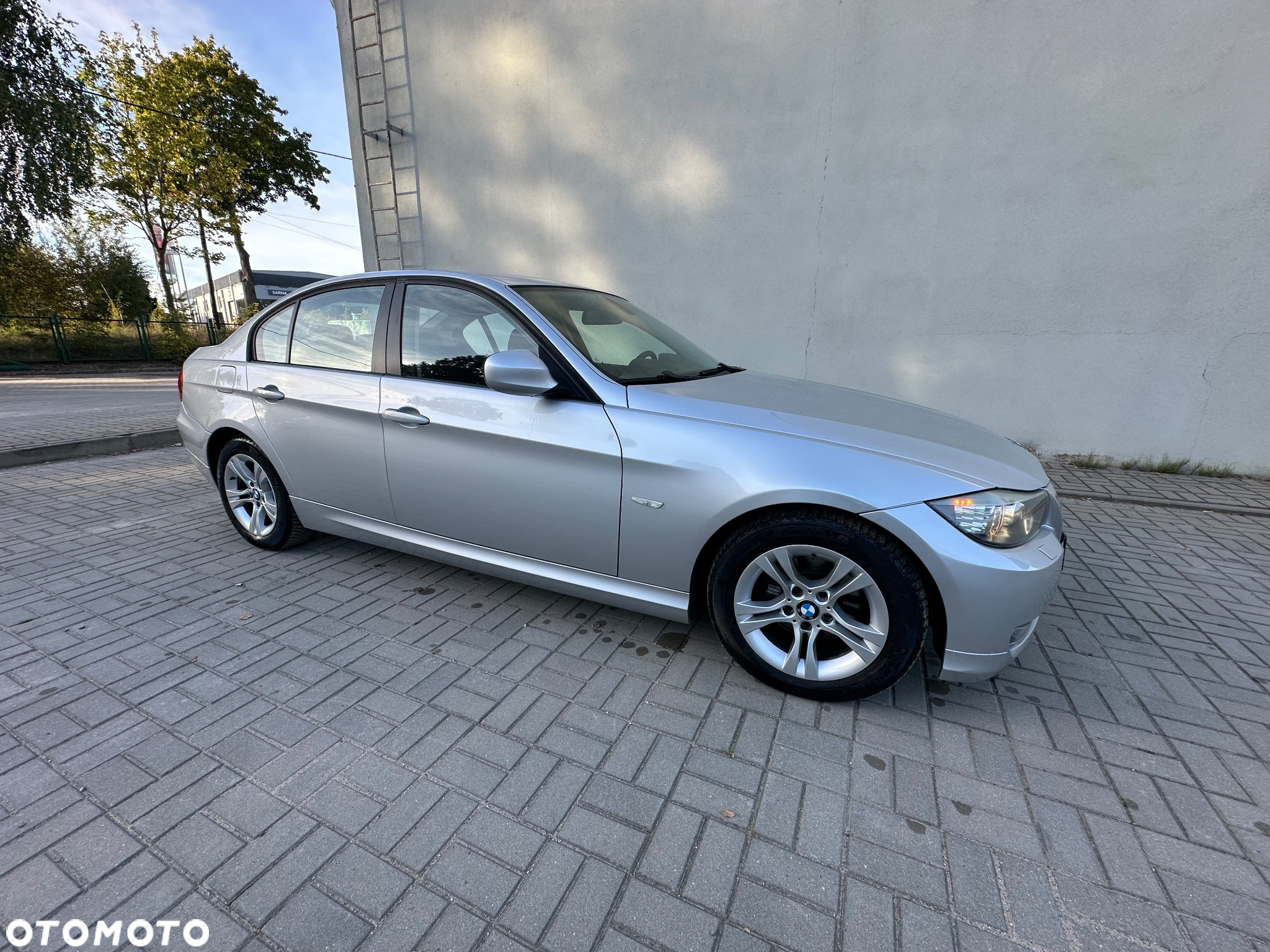 BMW Seria 3 318i - 24