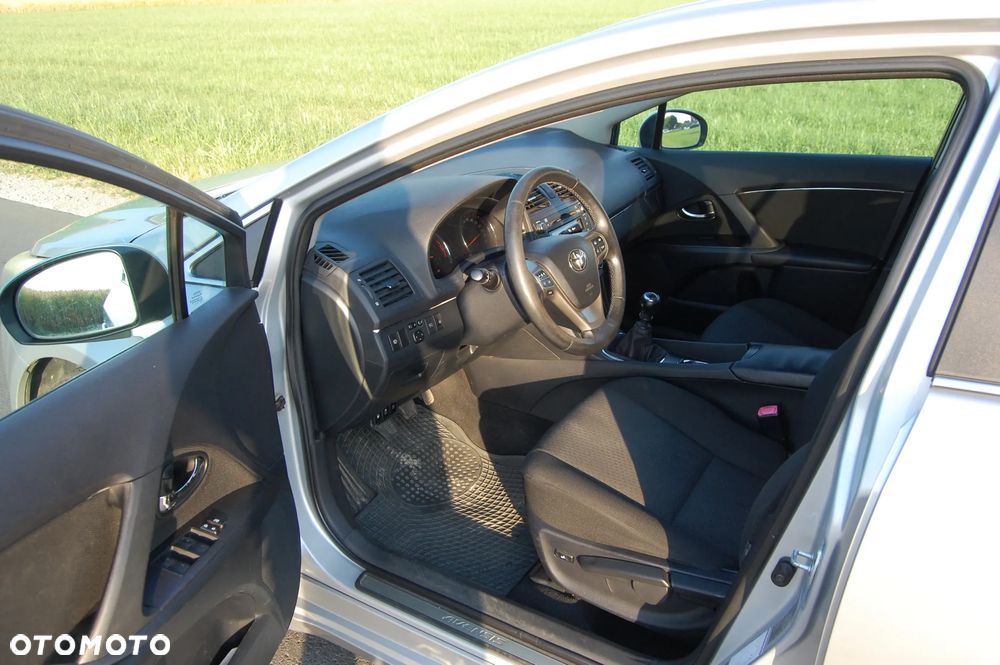 Toyota Avensis 2.0 D-4D Sol plus - 9