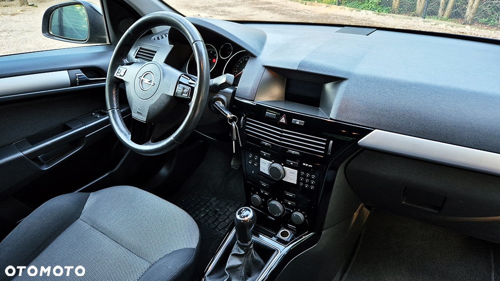 Opel Astra 1.6 NAVI - 39
