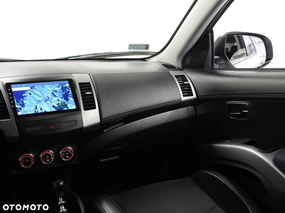 Mitsubishi Outlander - 28
