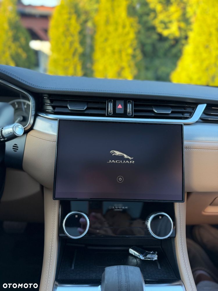 Jaguar F-Pace P250 AWD S - 12