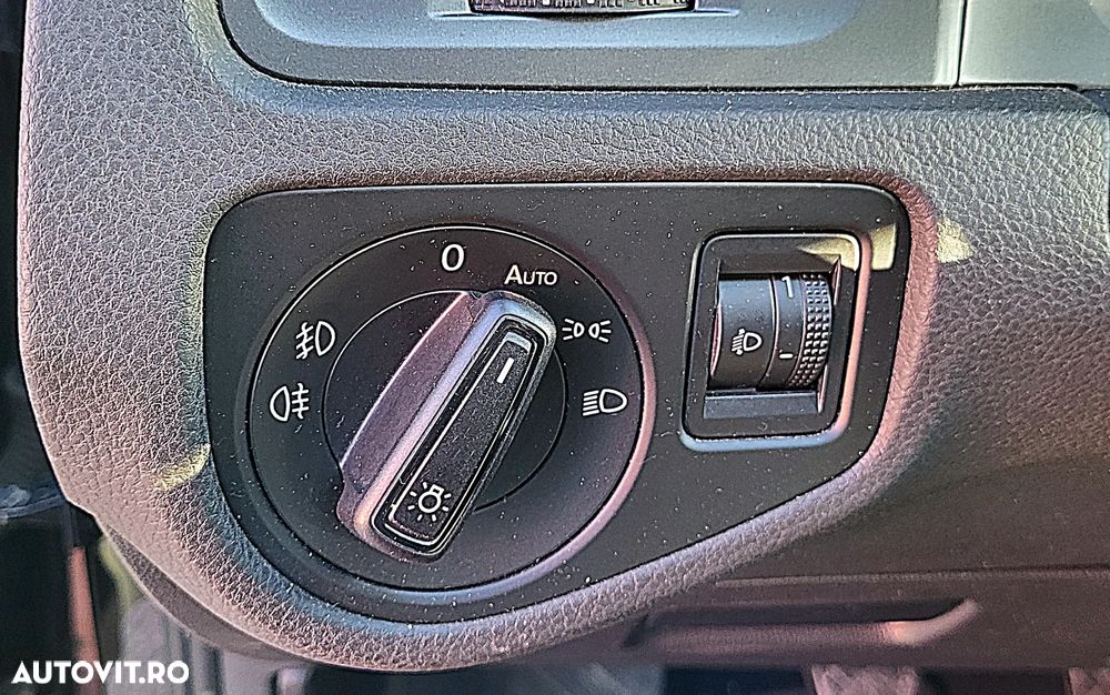 Volkswagen Golf 1.6 TDI BlueMotion Technology Comfortline - 21