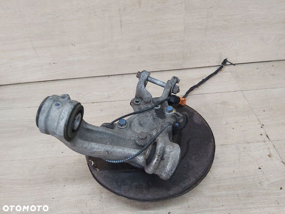 Honda Civic VIII 8 sedan zwrotnica piasta lewy tył SEDAN - 2