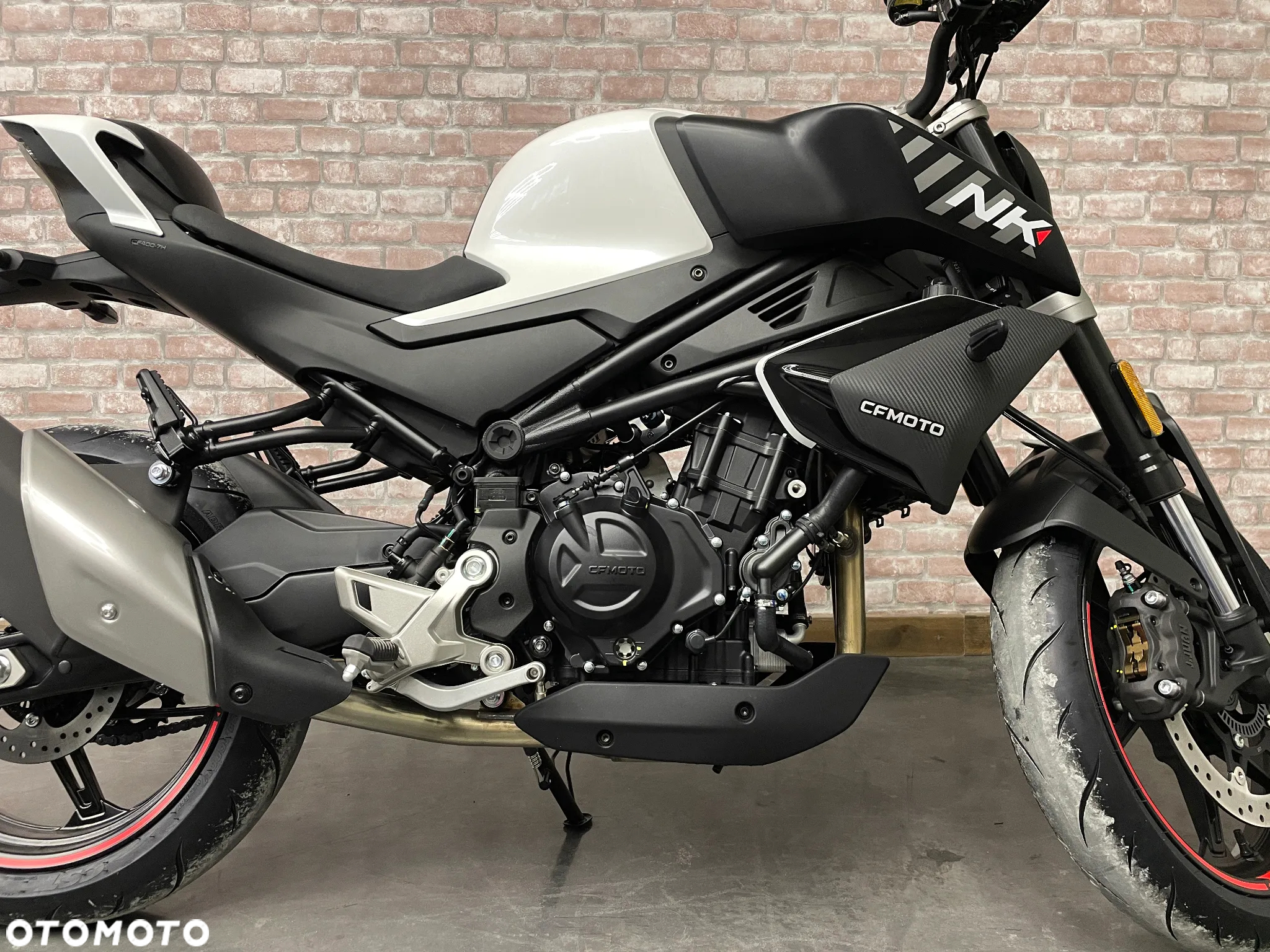 CFMoto NK - 12