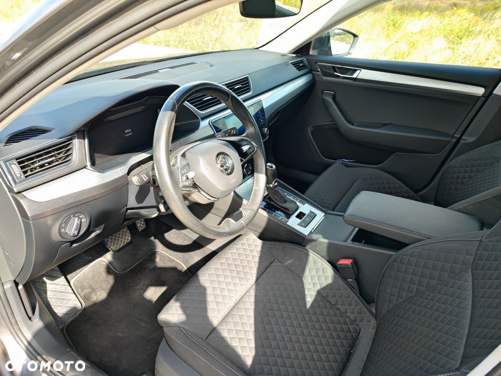 Skoda Superb 2023 photo 5