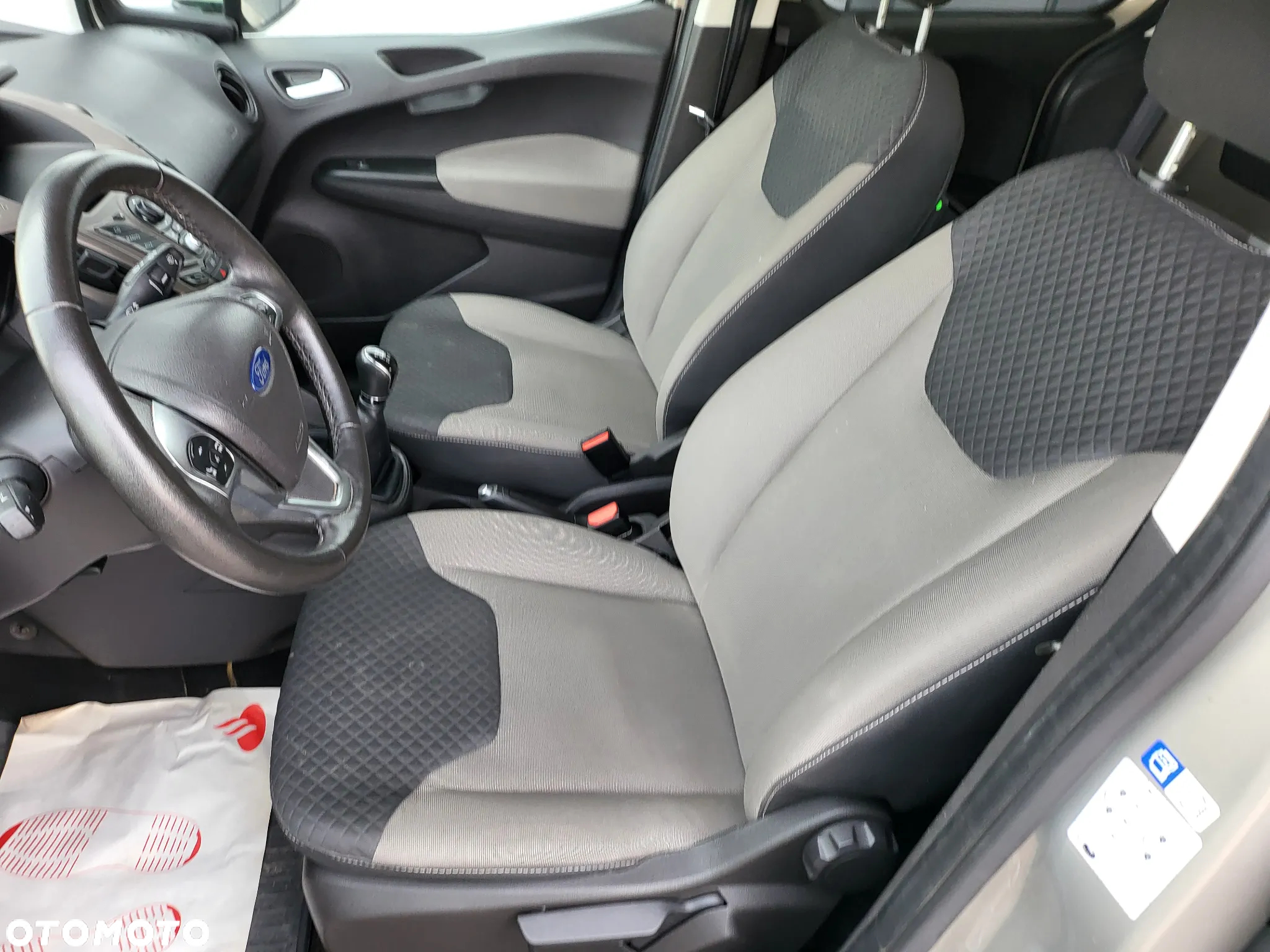 Ford Tourneo Courier 1.0 EcoBoost S&S Trend - 22