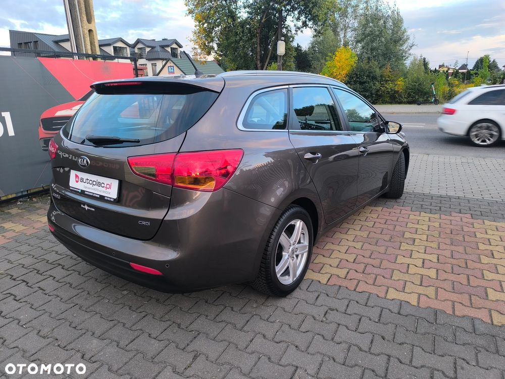Kia Ceed 1.6 CRDi 128 Dream Team Edition - 22