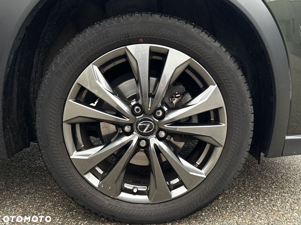 Lexus UX - 21
