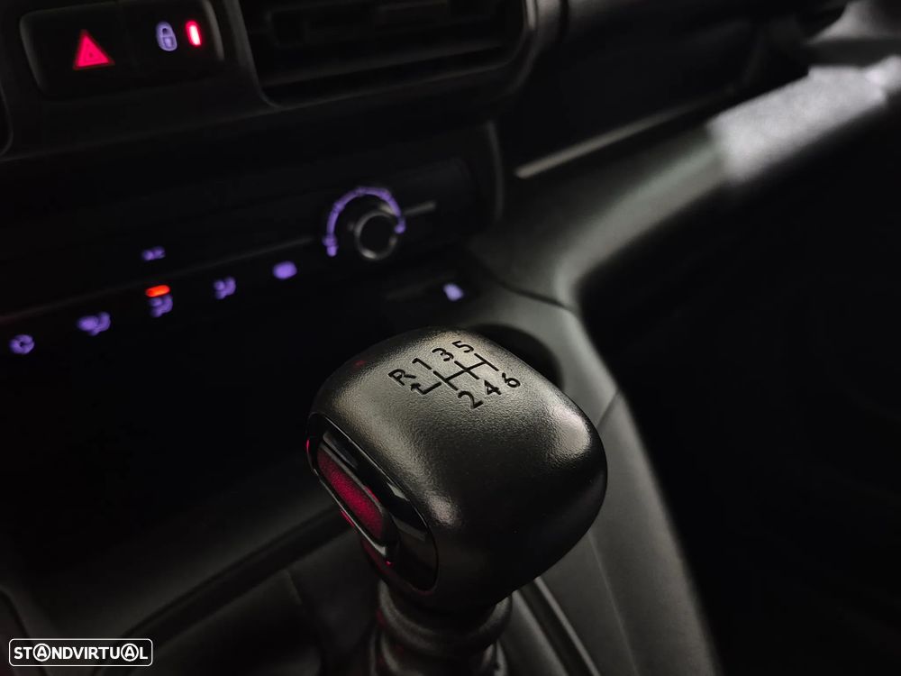 Toyota Proace 1.5D - 2022 - 3 LUG | GARANTIA | NACIONAL - 15