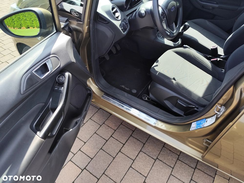 Ford Fiesta 1.25 Titanium X - 33