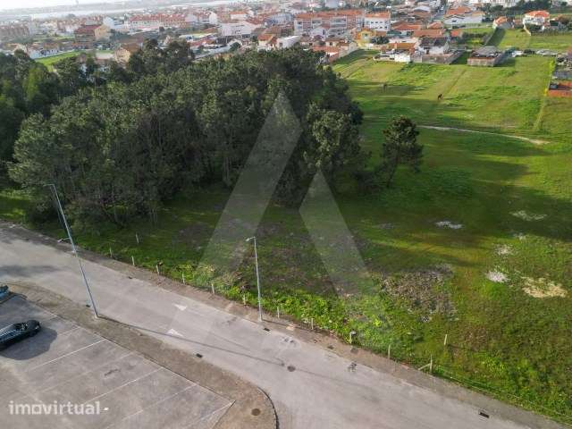 Terreno urbano  ideal para construção de lar ou centro de dia - Grande imagem: 3/15