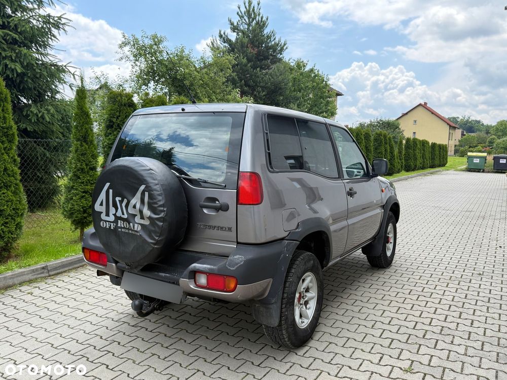 Nissan Terrano 2.7 TDi Sport - 2