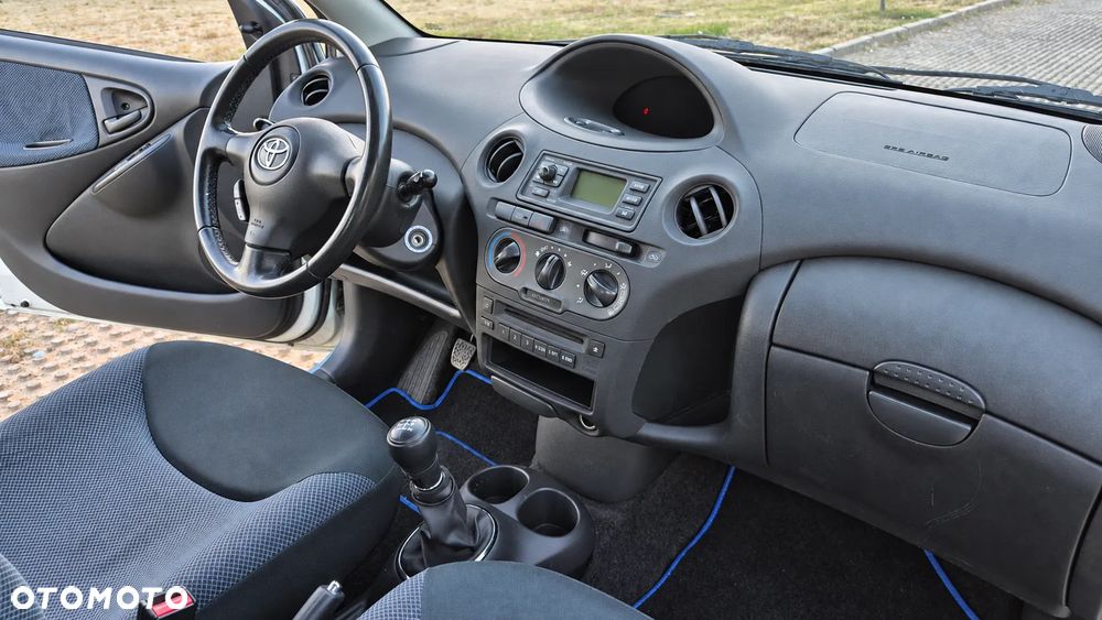 Toyota Yaris 1.0 Base - 11