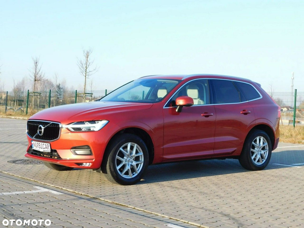Volvo XC 60 D4 Momentum Pro - 26