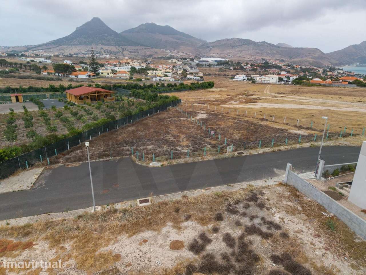 Terreno Urbano de 424 m2 à Venda – Urbanização das Lombas, Porto Santo - Grande imagem: 2/5