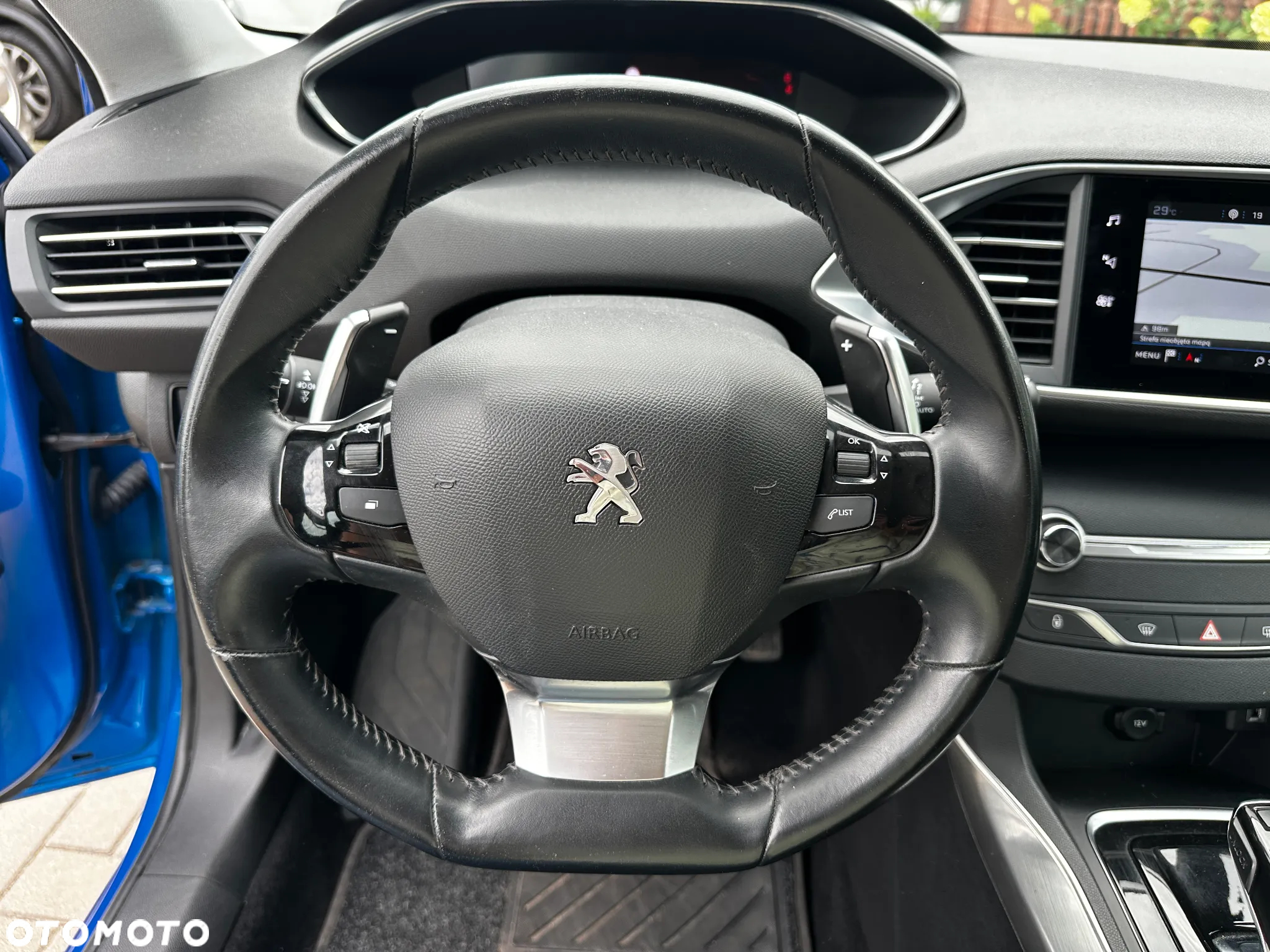 Peugeot 308 - 8