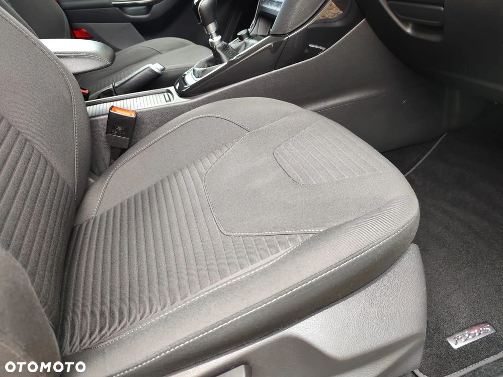 Ford Focus Turnier 1.5 EcoBlue Start-Stopp-System TITANIUM - 30