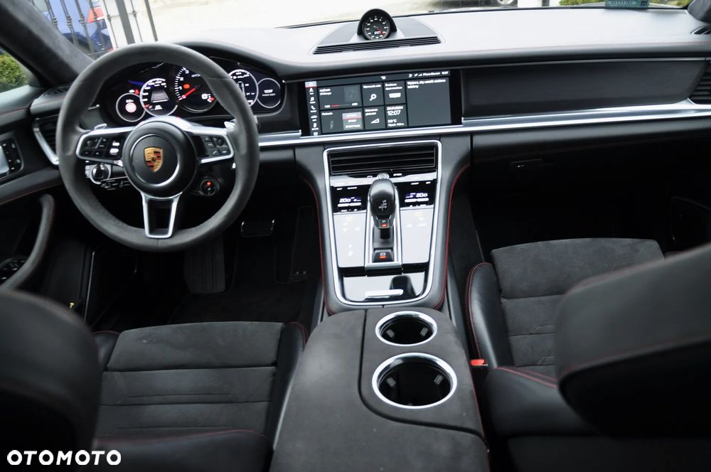 Porsche Panamera GTS GPF - 11
