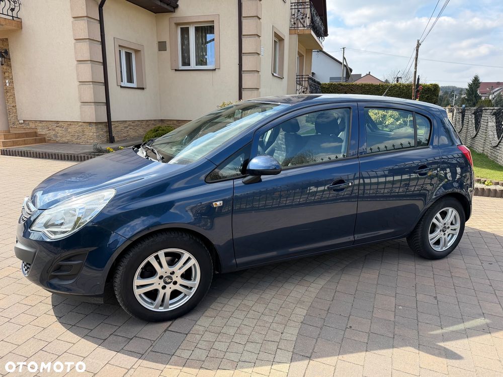 Opel Corsa 1.4 16V Cosmo - 2