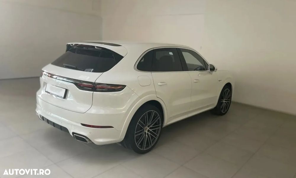 Porsche Cayenne - 3