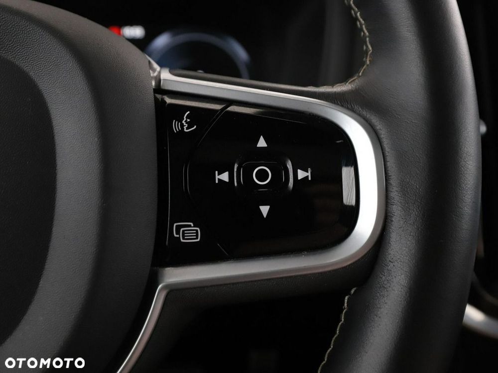 Volvo V60 T8 AWD Recharge Geartronic RDesign - 34