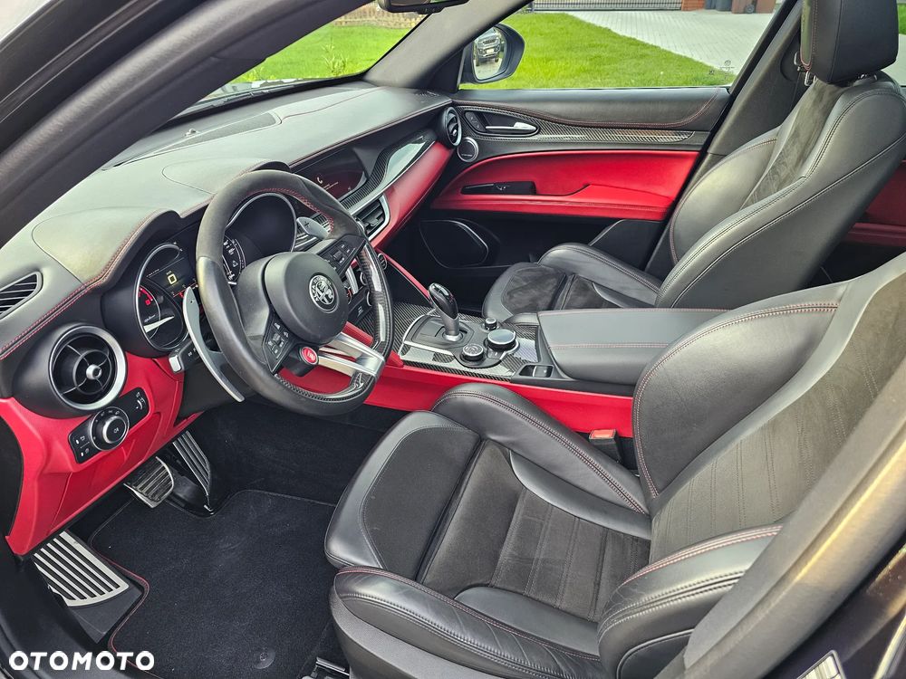 Alfa Romeo Stelvio - 7