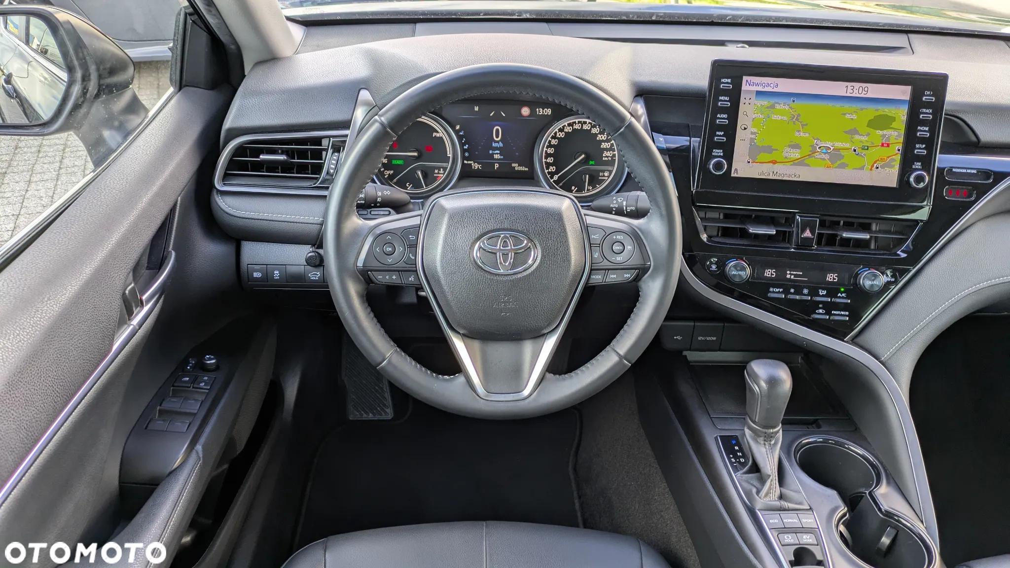 Toyota Camry 2.5 Hybrid Prestige CVT - 11