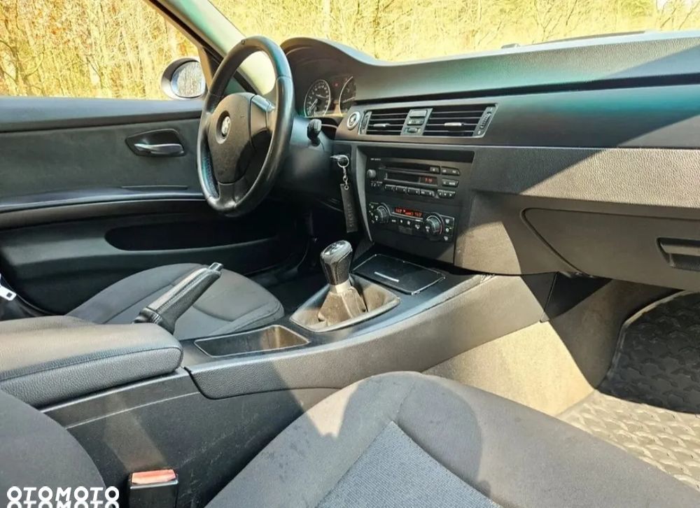 BMW Seria 3 320i - 7