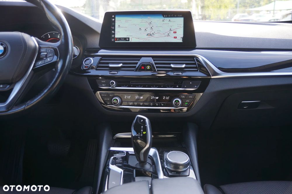 BMW Seria 5 520d xDrive Touring Sport Line - 13