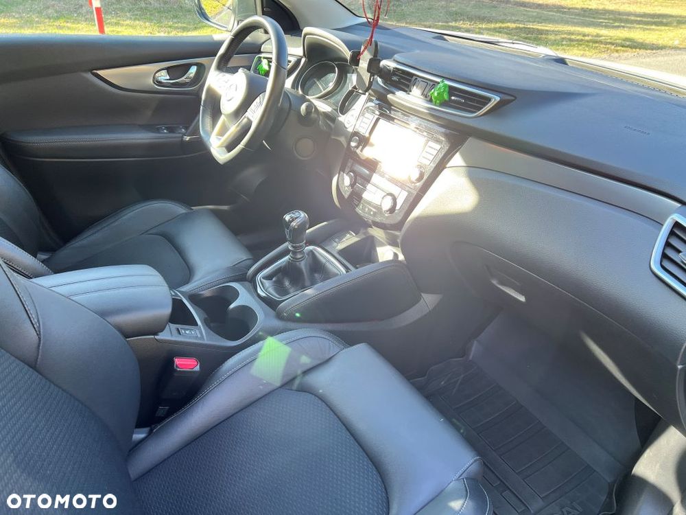 Nissan Qashqai 1.6 DCi 4x4 Tekna+ - 17