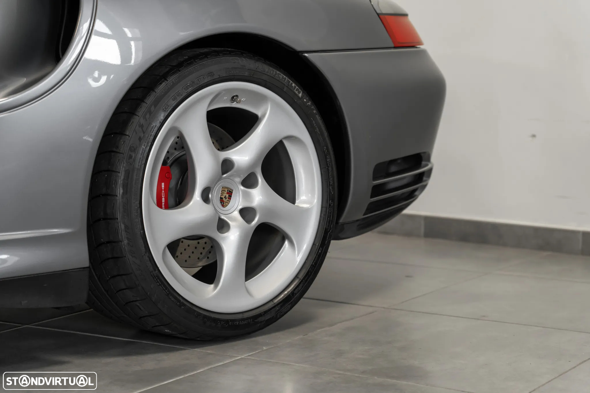 Porsche 911 (996) Turbo - 8