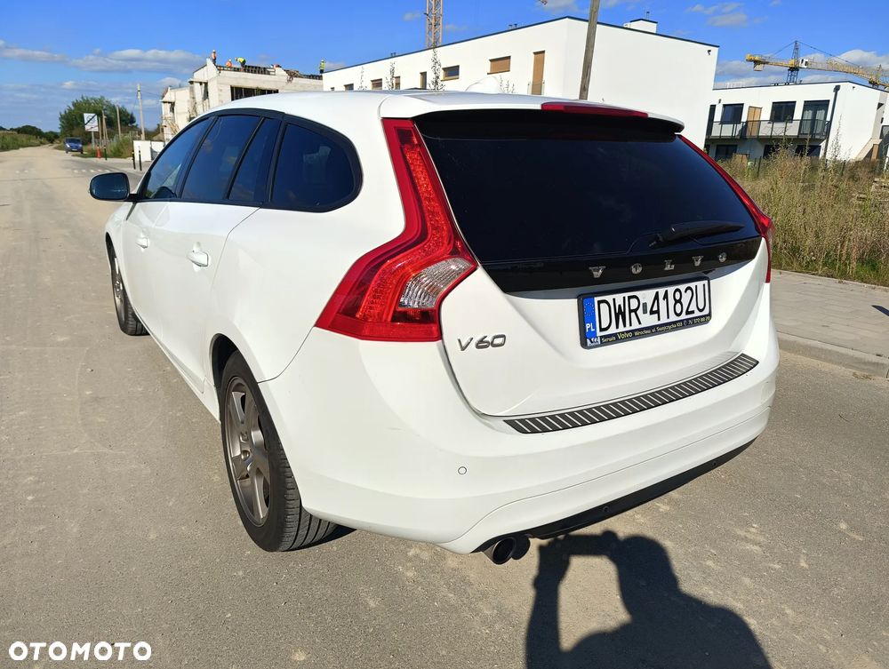 Volvo V60 D3 Drive-E Kinetic - 4