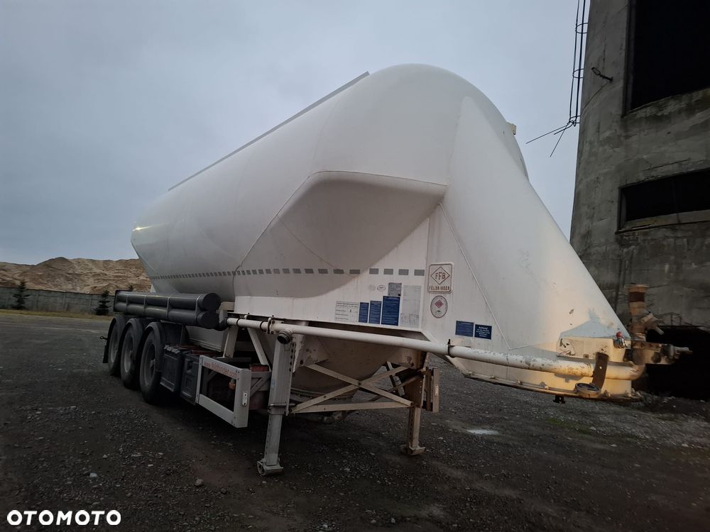 Feldbinder Spitzer 37m3 2007rok - 3