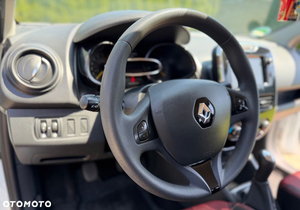 Renault Clio 1.2 16V 75 Expression - 28
