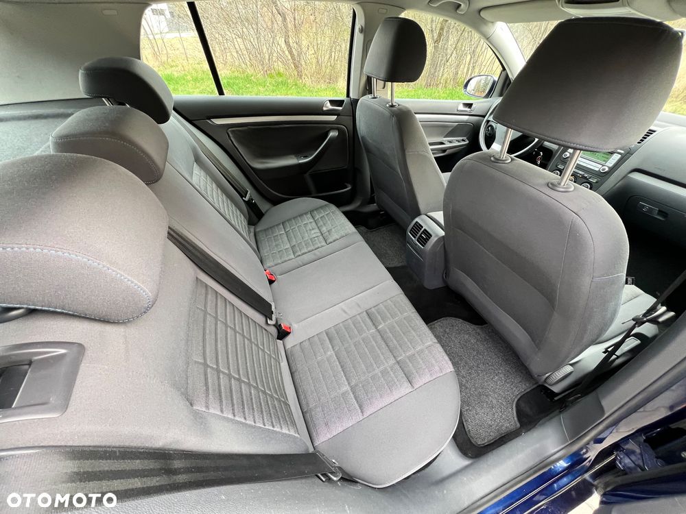 Volkswagen Golf 1.6 FSI Tour Edition - 9