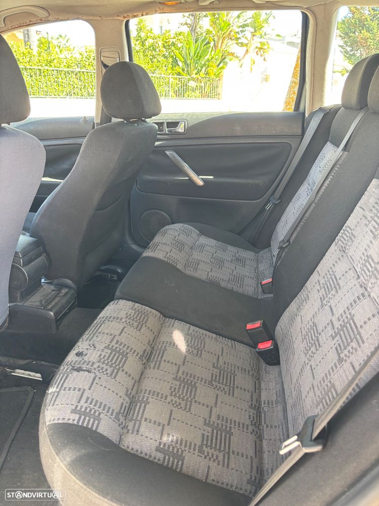 VW Passat Variant - 16