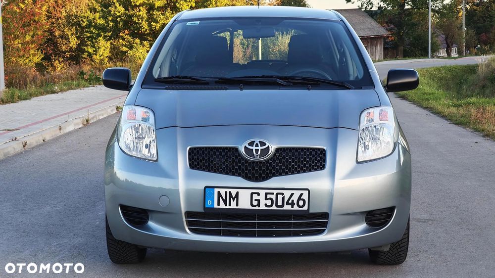Toyota Yaris 1.0 VVT-i Sol - 2