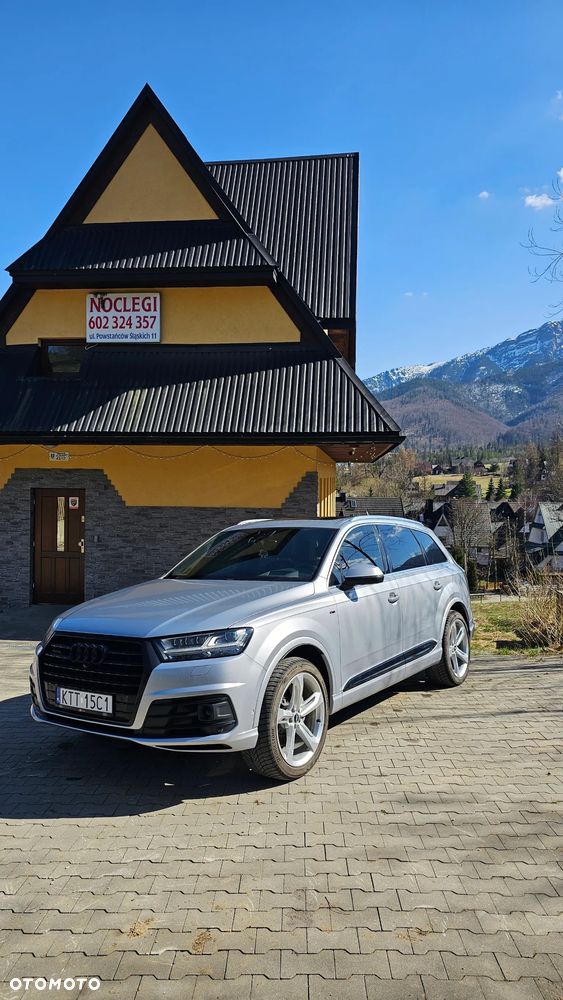 Audi Q7 - 1