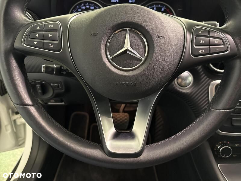Mercedes-Benz GLA - 14